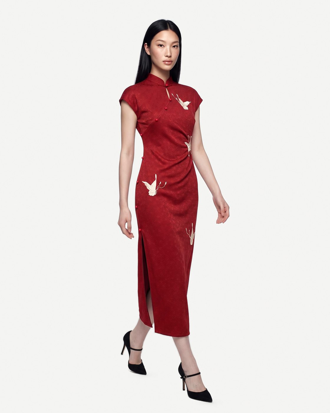 Red cheongsam, three-quarter